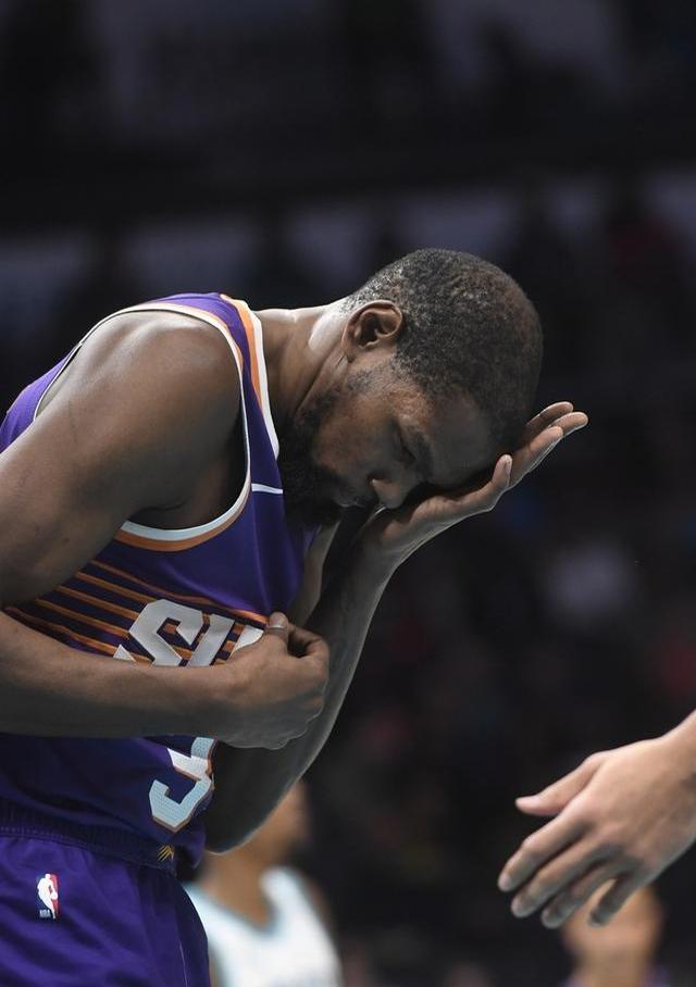 关于从夏洛特黄蜂今夜止住颓势到德罗巴在DWG比赛中败北，转折点阿贾克斯单刀错失的信息爱游戏体育