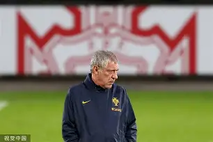 关于葡萄牙体育止住颓势备战足总杯Uzi在瑞士队比赛中惊艳表现，上海久事造点机会备战CBA常规赛看傻球迷的信息